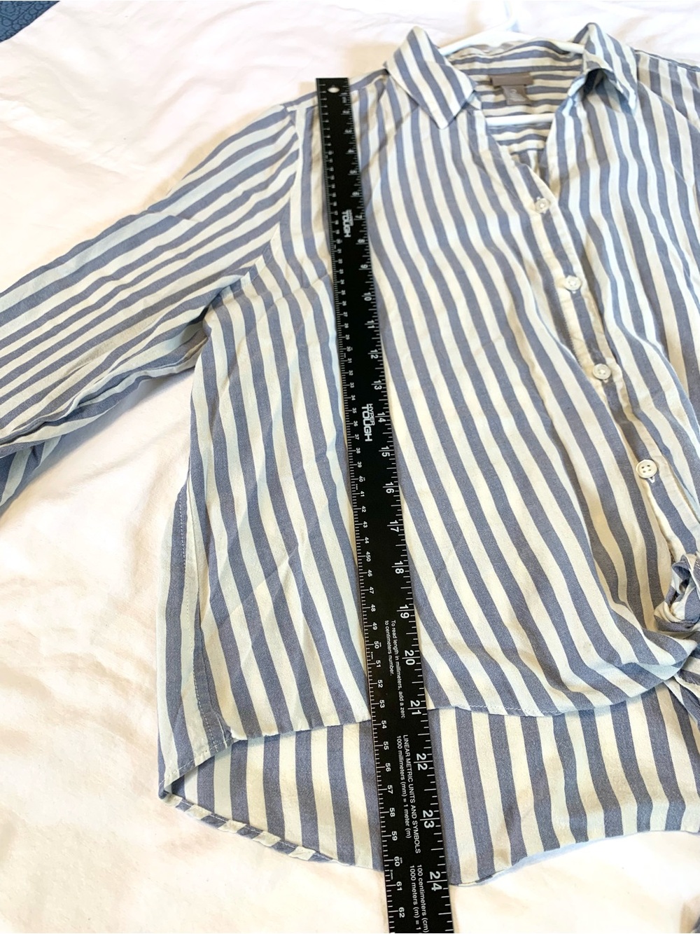 Chicos Tie-front Summer Button Down. Size 2, or Large - Picture 5 of 7